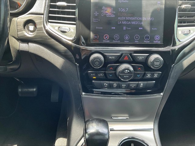 Used 2020 Jeep Grand Cherokee Laredo w/ Laredo X Package RWD image 24