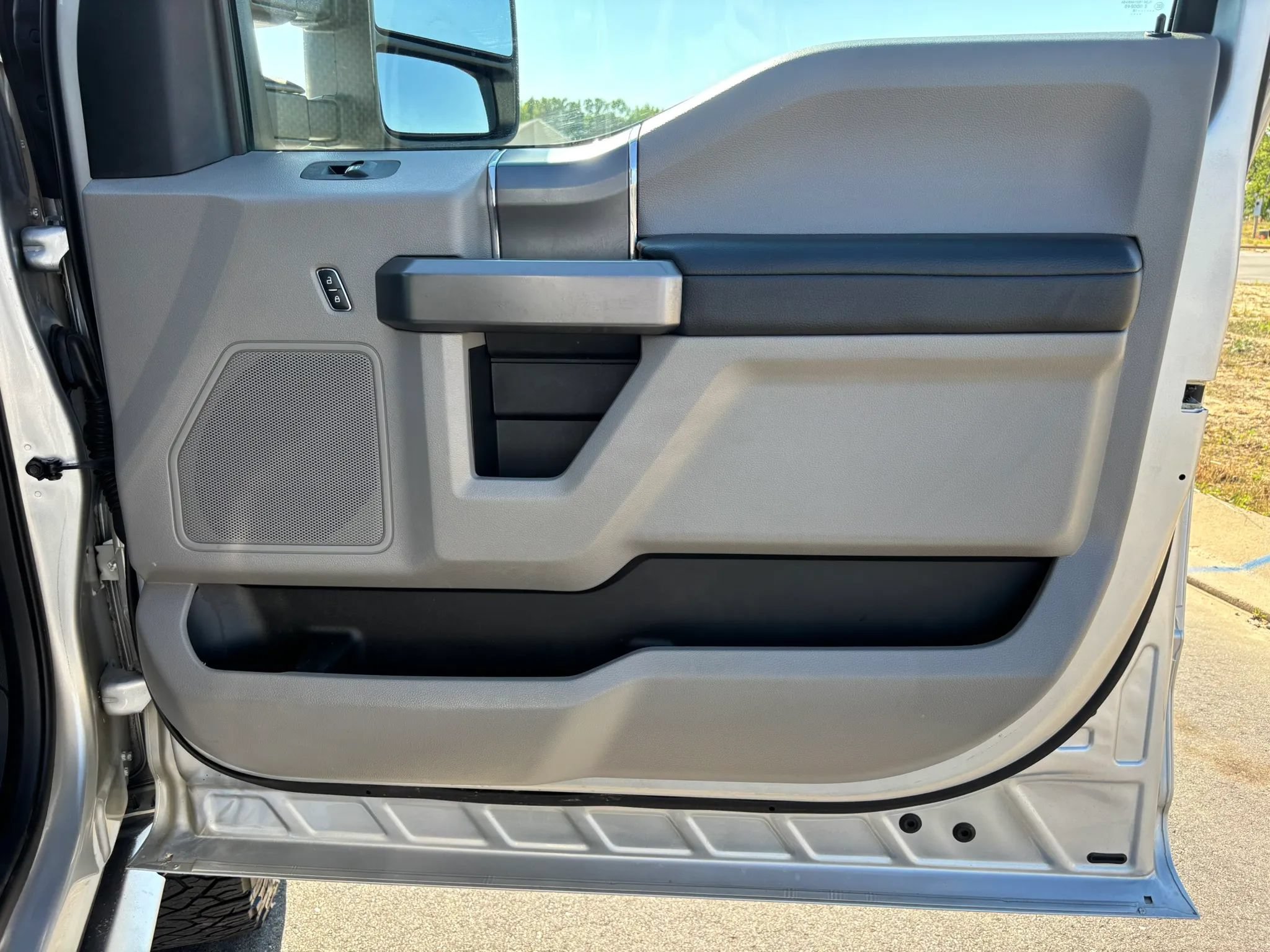 Used 2018 Ford F250 XLT w/ XLT Premium Package AWD/4WD image 25