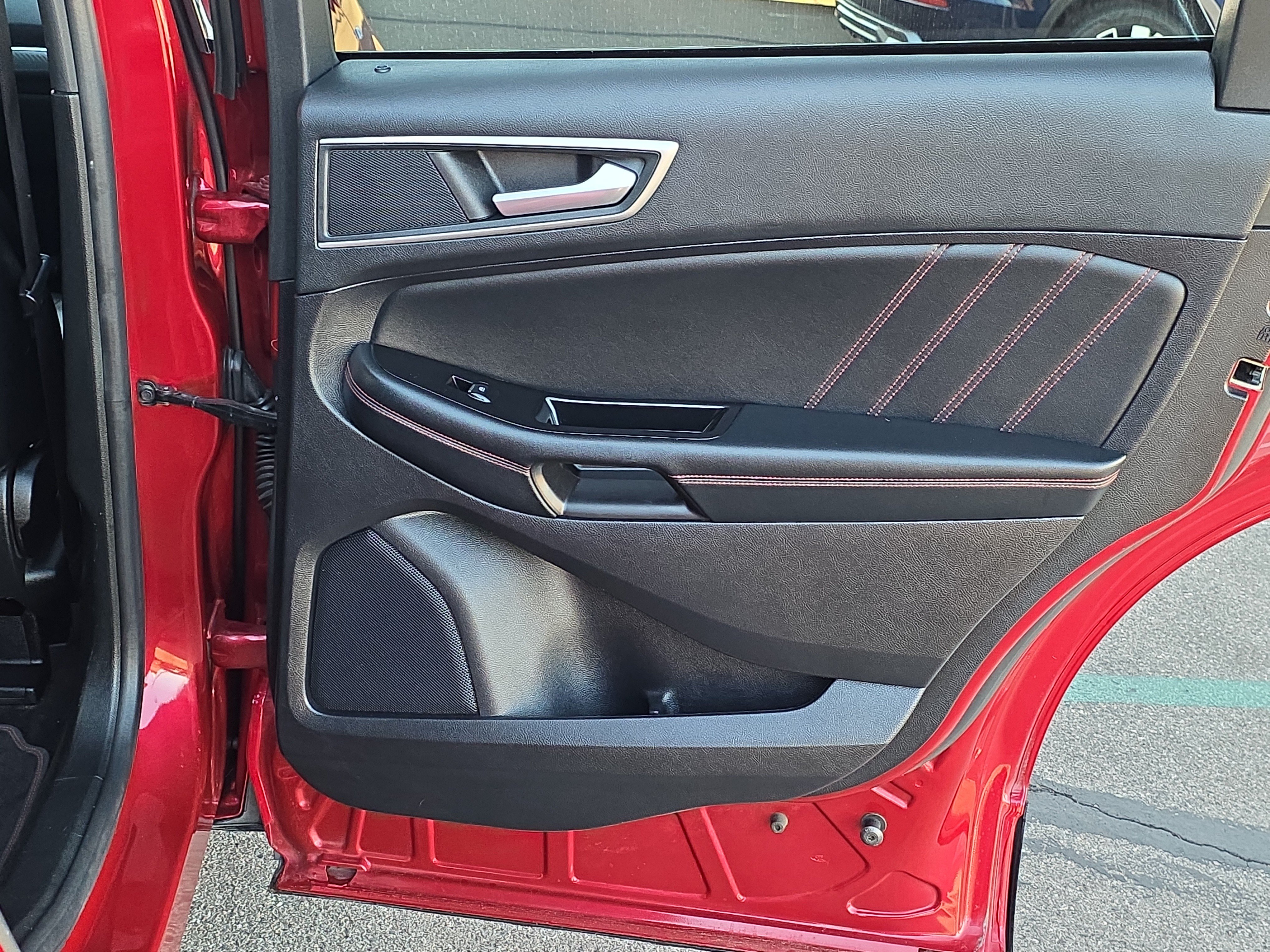 Used 2020 Ford Edge ST-Line FWD image 25