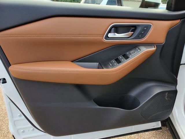 New 2026 Nissan Rogue Platinum image 21