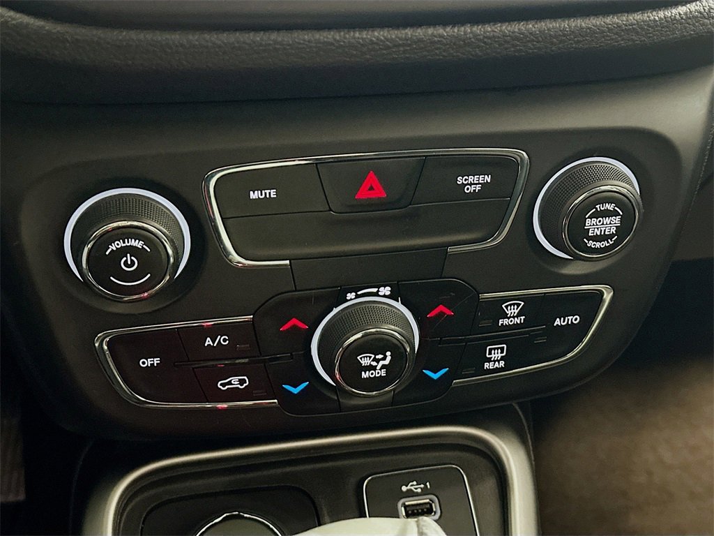 Used 2020 Jeep Compass Latitude image 17