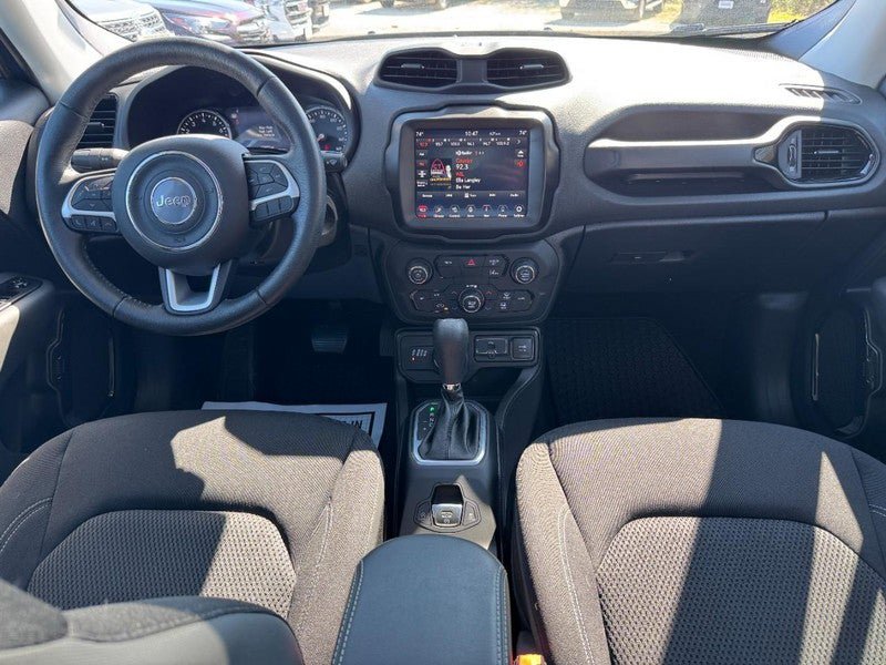 Used 2023 Jeep Renegade Altitude w/ Sun/Sound Group AWD/4WD image 12