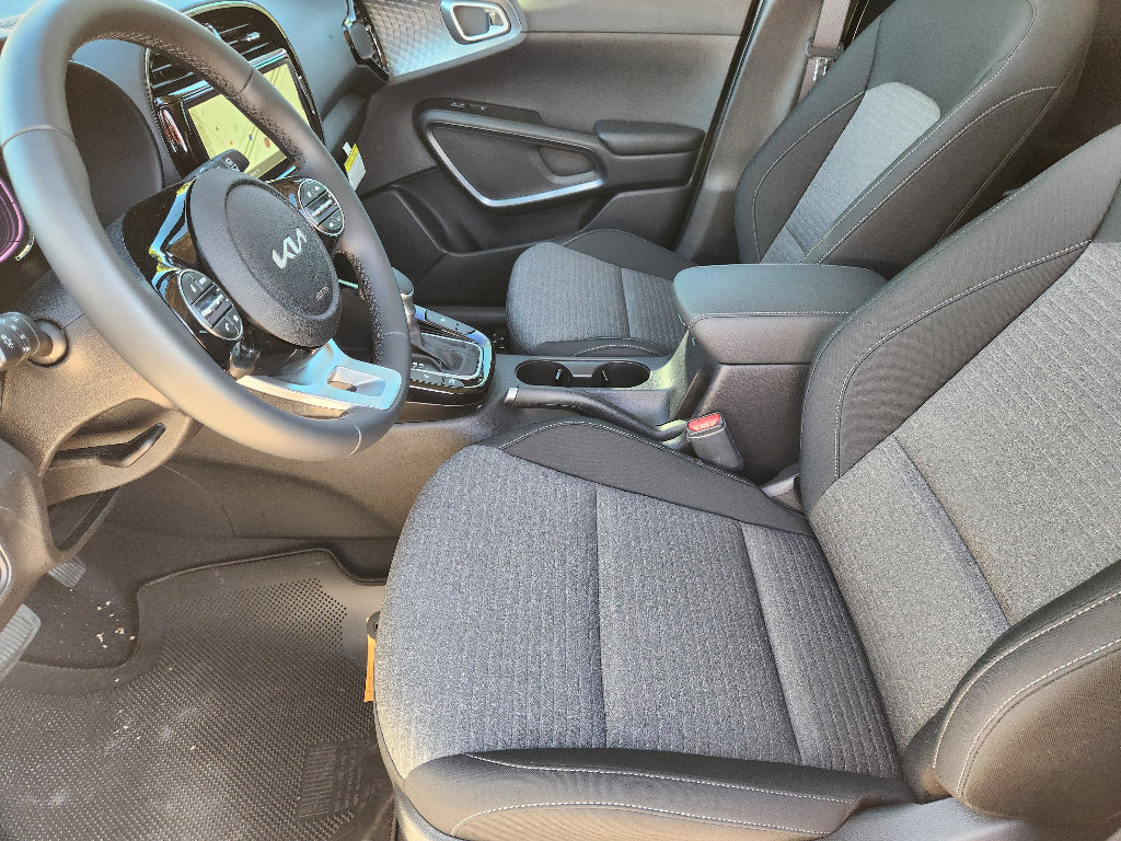 New 2025 Kia Soul EX image 9
