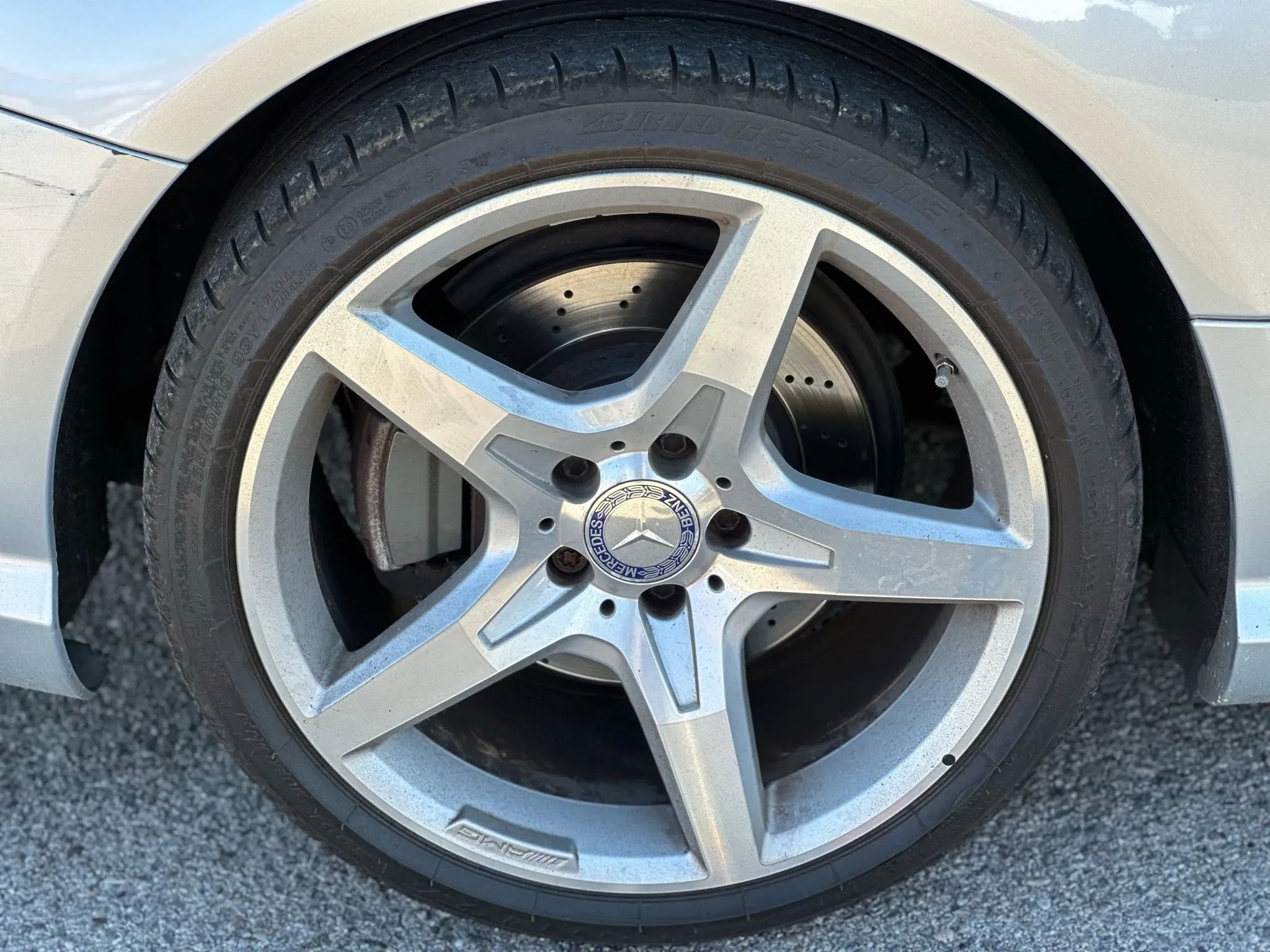 Used 2015 Mercedes-Benz SL 550 w/ Driver Assistance Package image 40