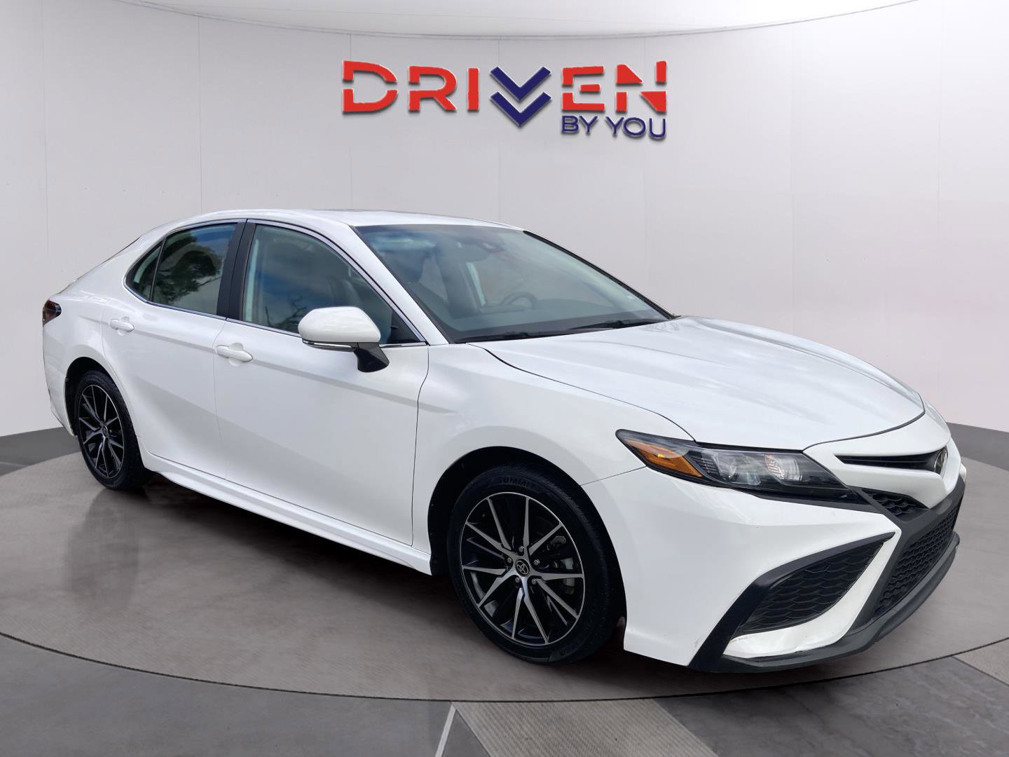 Used 2024 Toyota Camry SE image 8