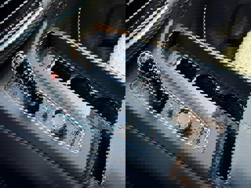 Certified 2024 Cadillac Escalade ESV Sport Platinum w/ LPO, ONYX Package image 30