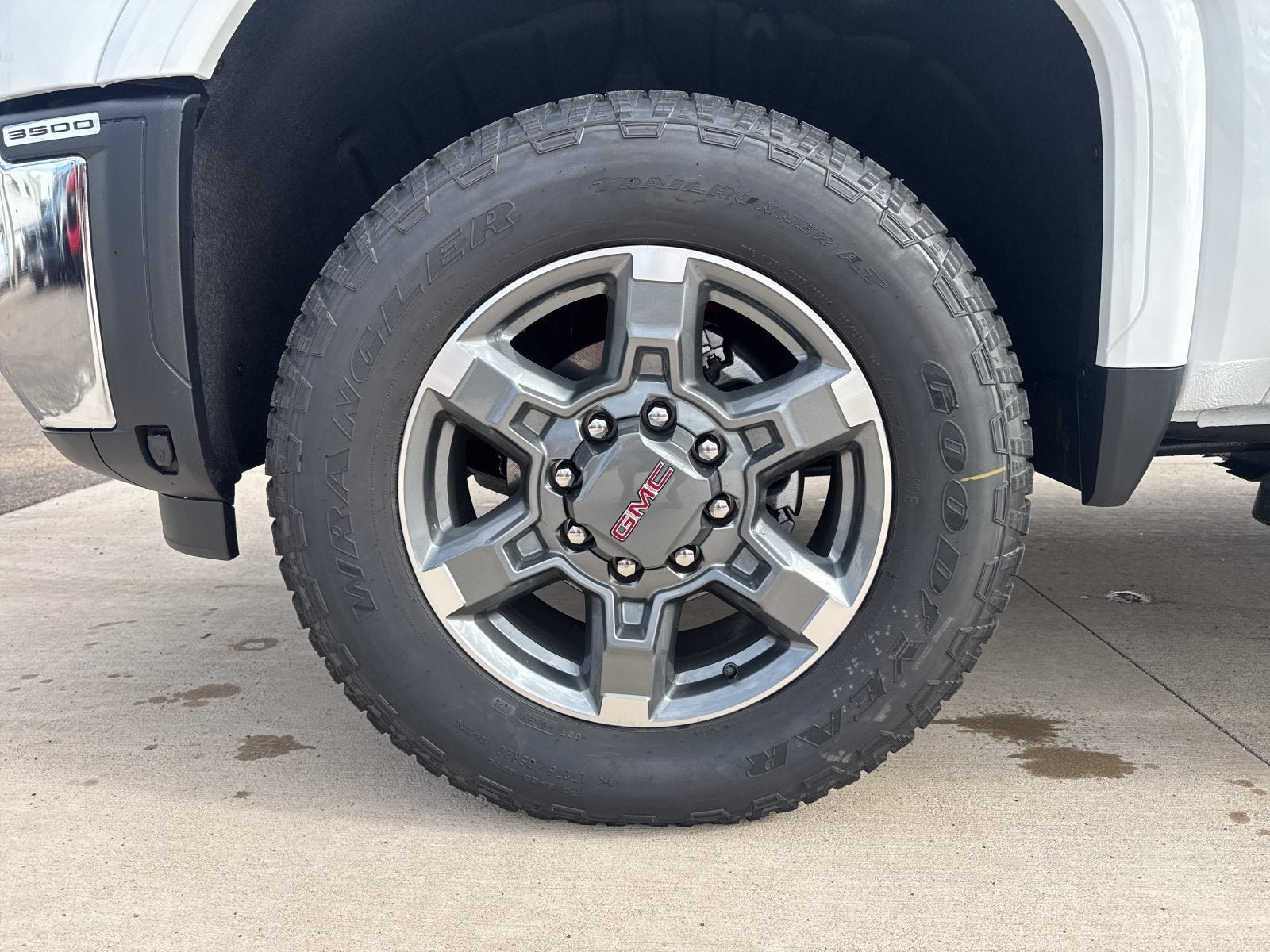 New 2026 GMC Sierra 3500 SLT w/ SLT Premium Package AWD/4WD image 28
