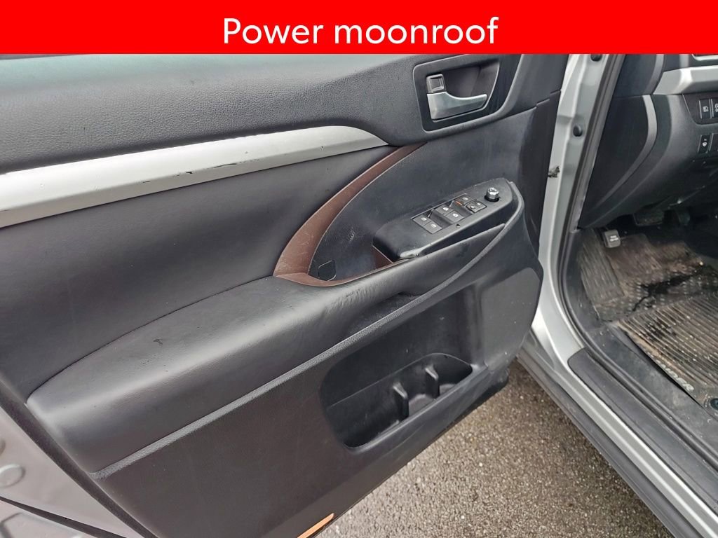 Used 2019 Toyota Highlander XLE AWD/4WD image 7