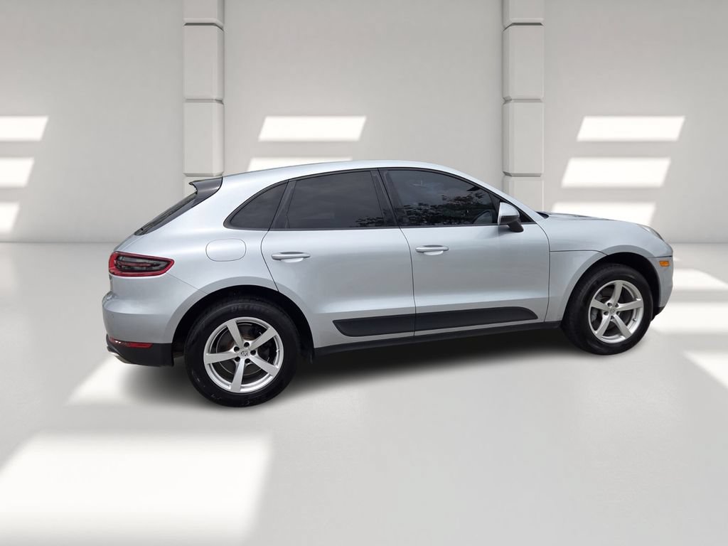 Used 2018 Porsche Macan AWD/4WD image 6