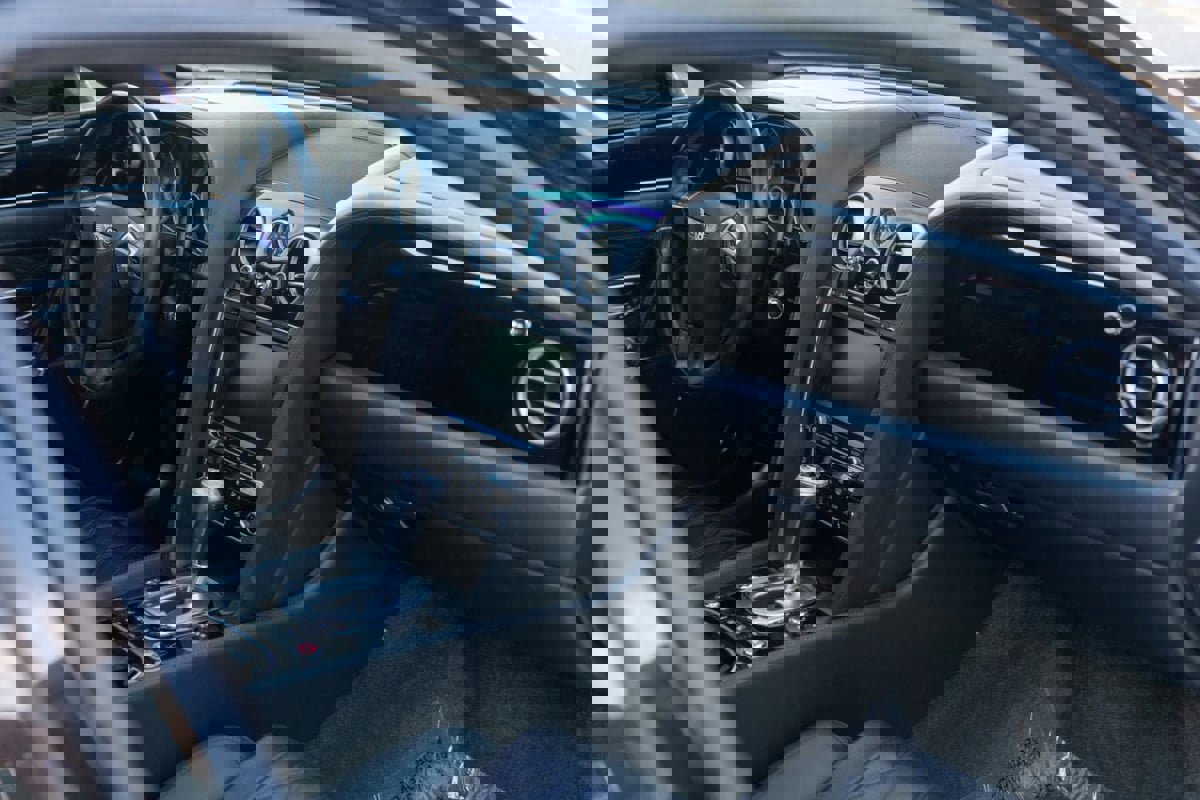 Used 2015 Bentley Flying Spur V8 image 49