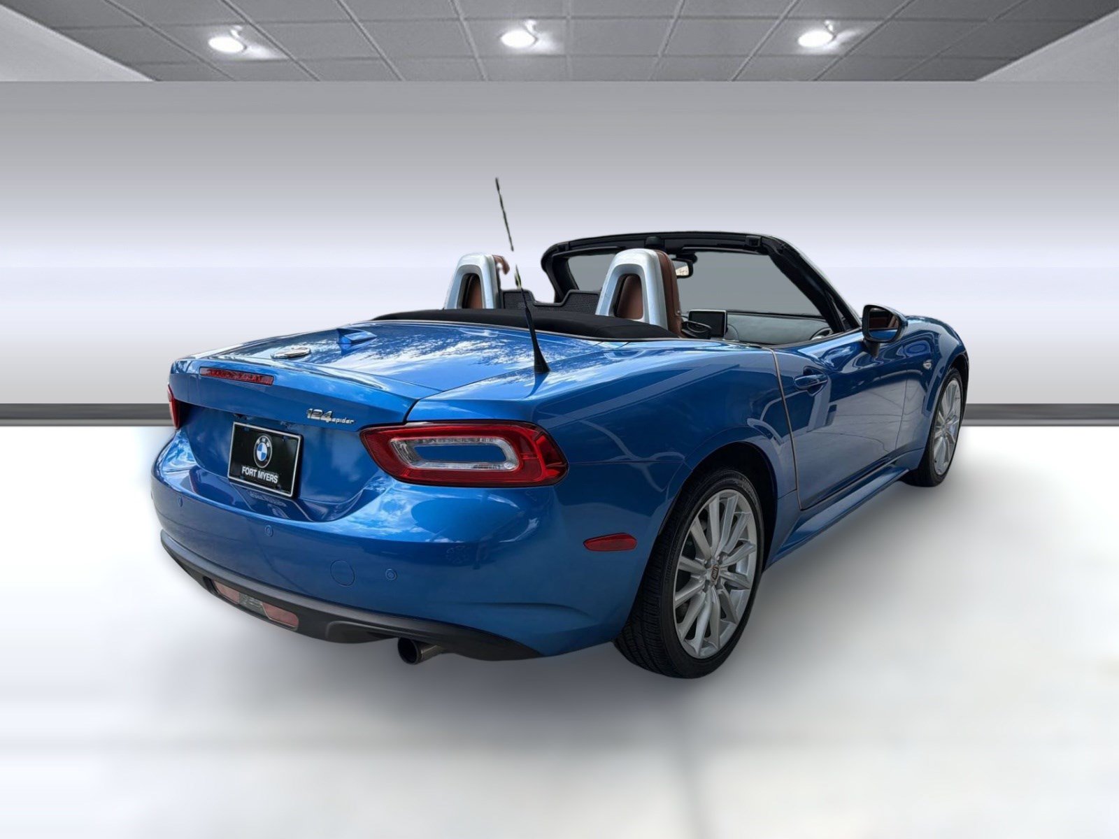 Used 2017 FIAT 124 Spider Lusso RWD image 9