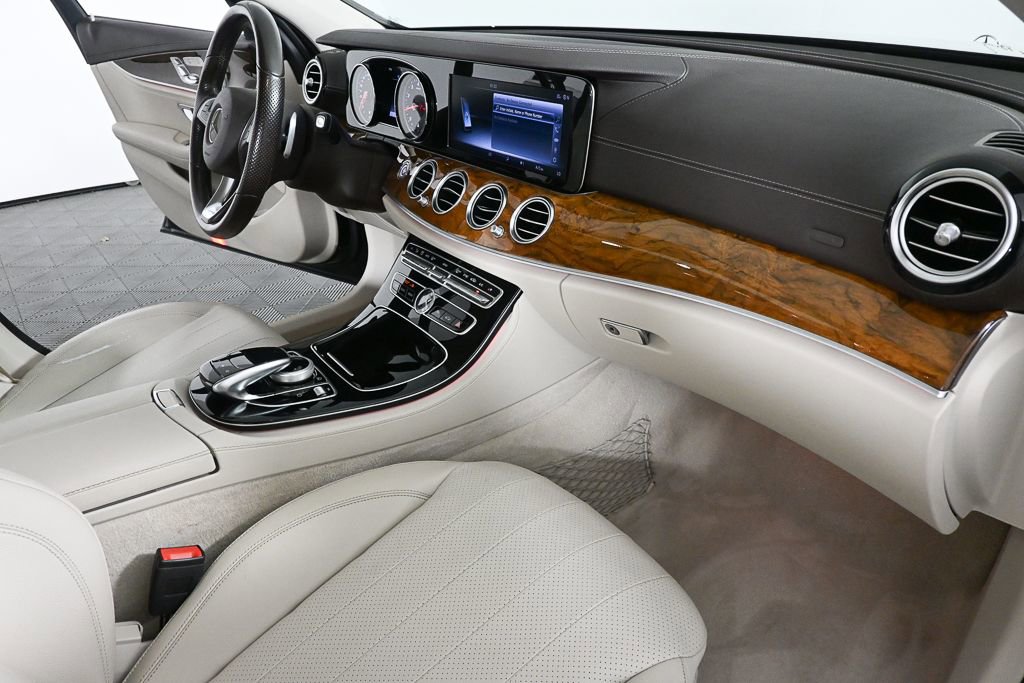 Certified 2017 Mercedes-Benz E 300 4MATIC image 23
