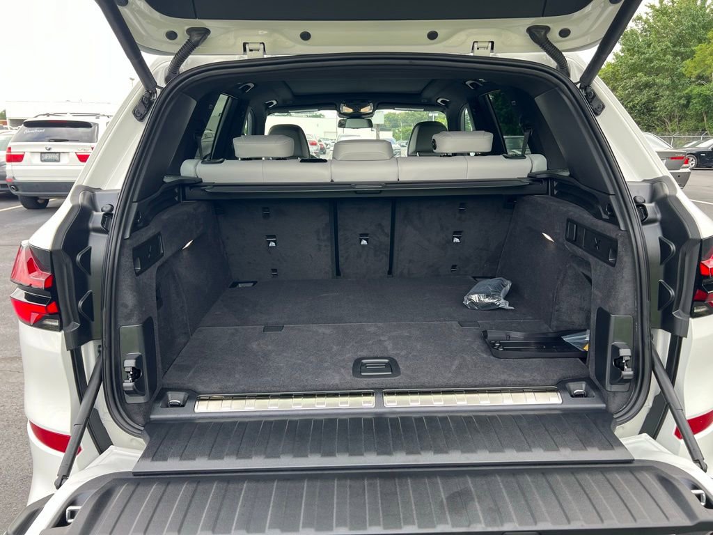 Certified 2025 BMW X5 xDrive50e w/ M Sport Package image 20