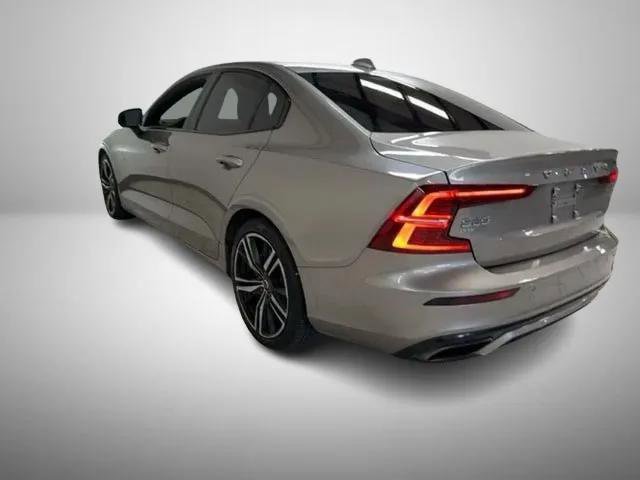 Used 2020 Volvo S60 T5 R-Design image 6