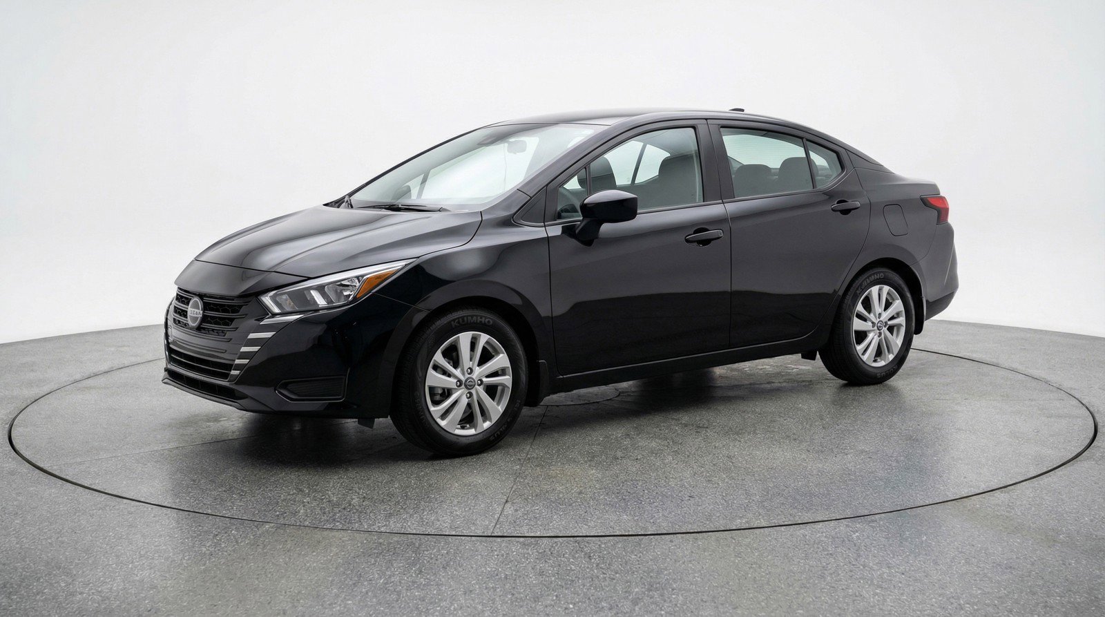Used 2025 Nissan Versa SV image 3