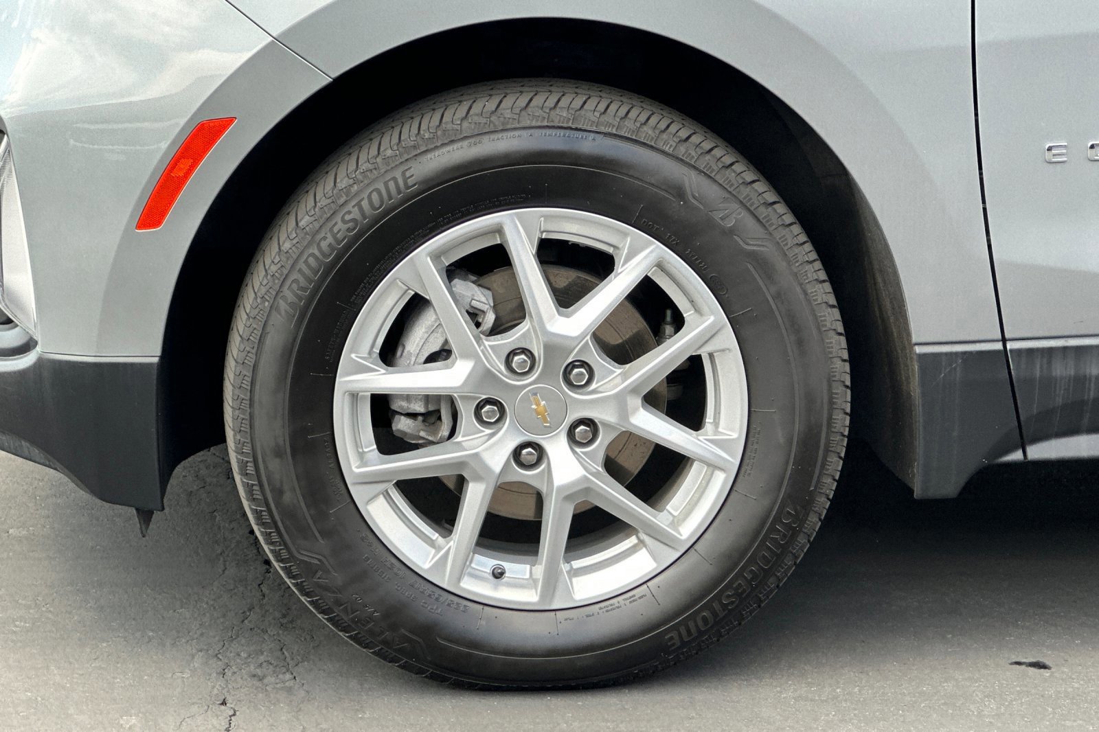 Used 2024 Chevrolet Equinox LT image 25