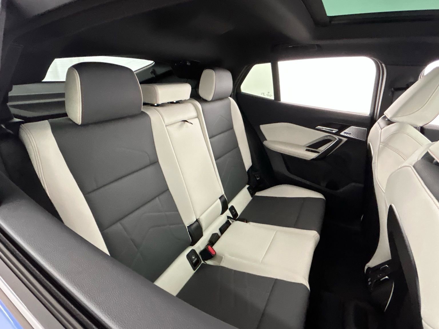 Used 2025 BMW X2 M35i image 38