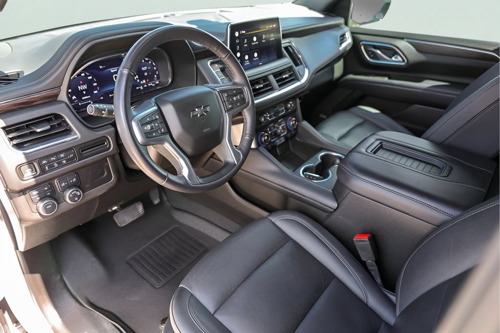Used 2022 Chevrolet Tahoe Z71 w/ Luxury Package AWD/4WD image 13