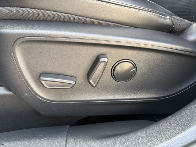 Used 2025 Ford Escape Platinum AWD/4WD image 14