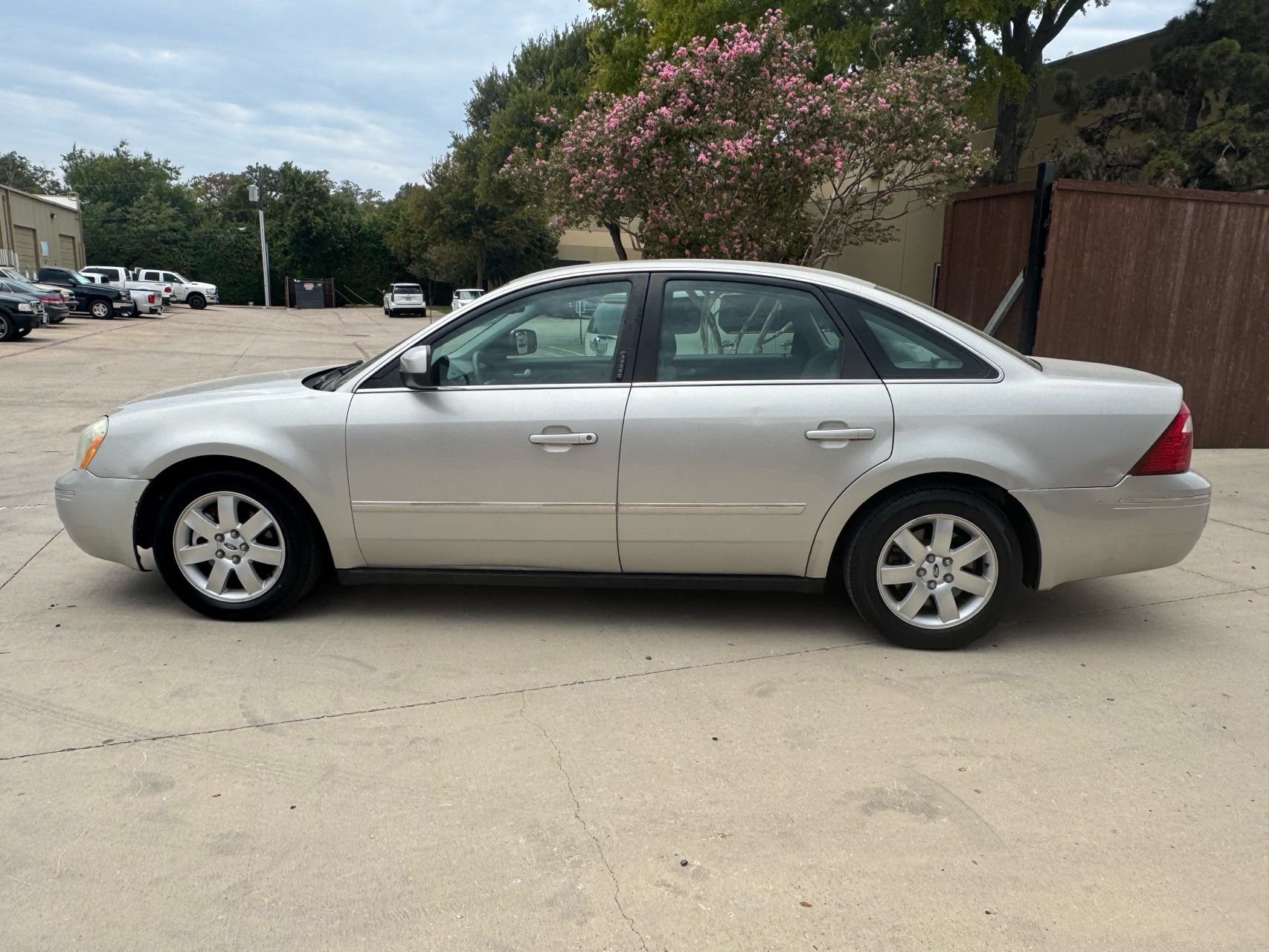 Used 2006 Ford Five Hundred SEL FWD image 4