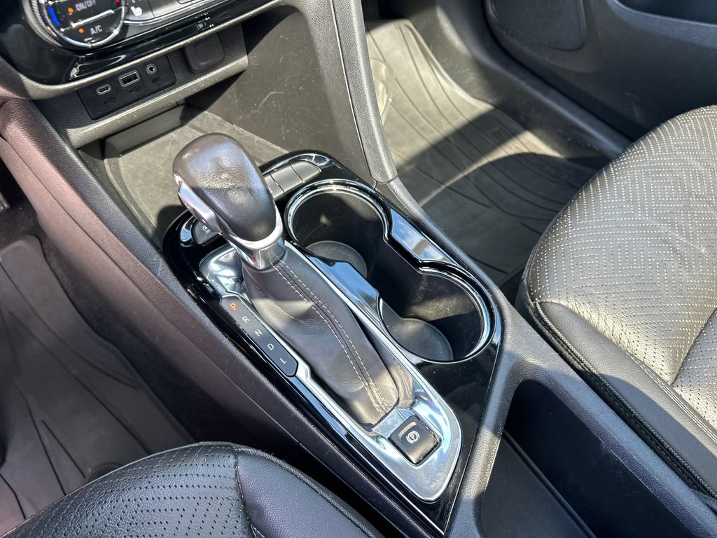 Used 2023 Buick Encore GX Essence w/ Experience Buick Package FWD image 27