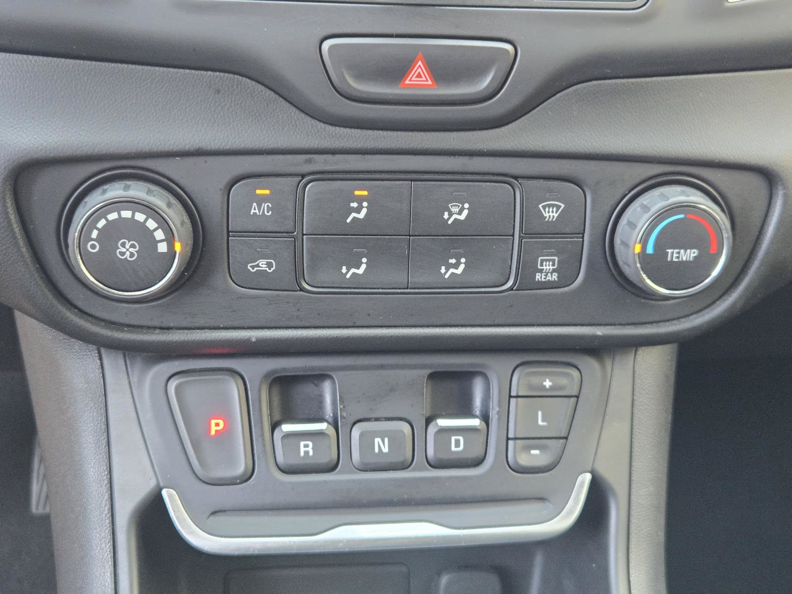 Used 2018 GMC Terrain SLE FWD image 11