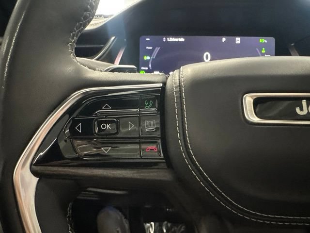 Used 2023 Jeep Grand Cherokee Overland AWD/4WD image 38