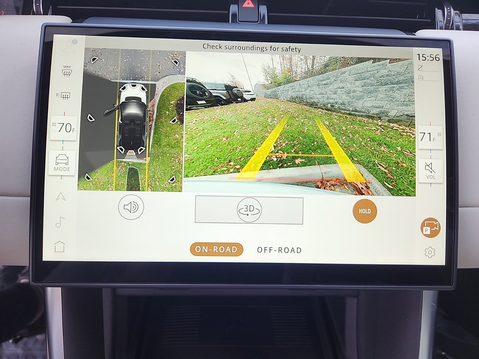 Used 2025 Land Rover Discovery Sport S image 22