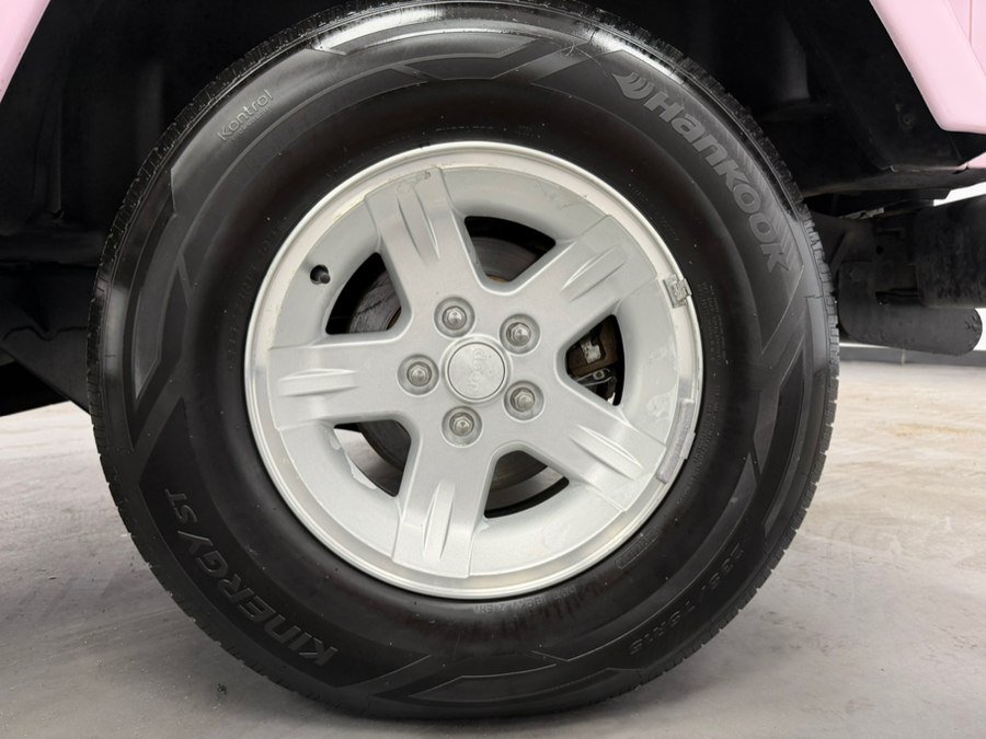 Used 2004 Jeep Wrangler Sahara w/ Dual Top Group AWD/4WD image 82