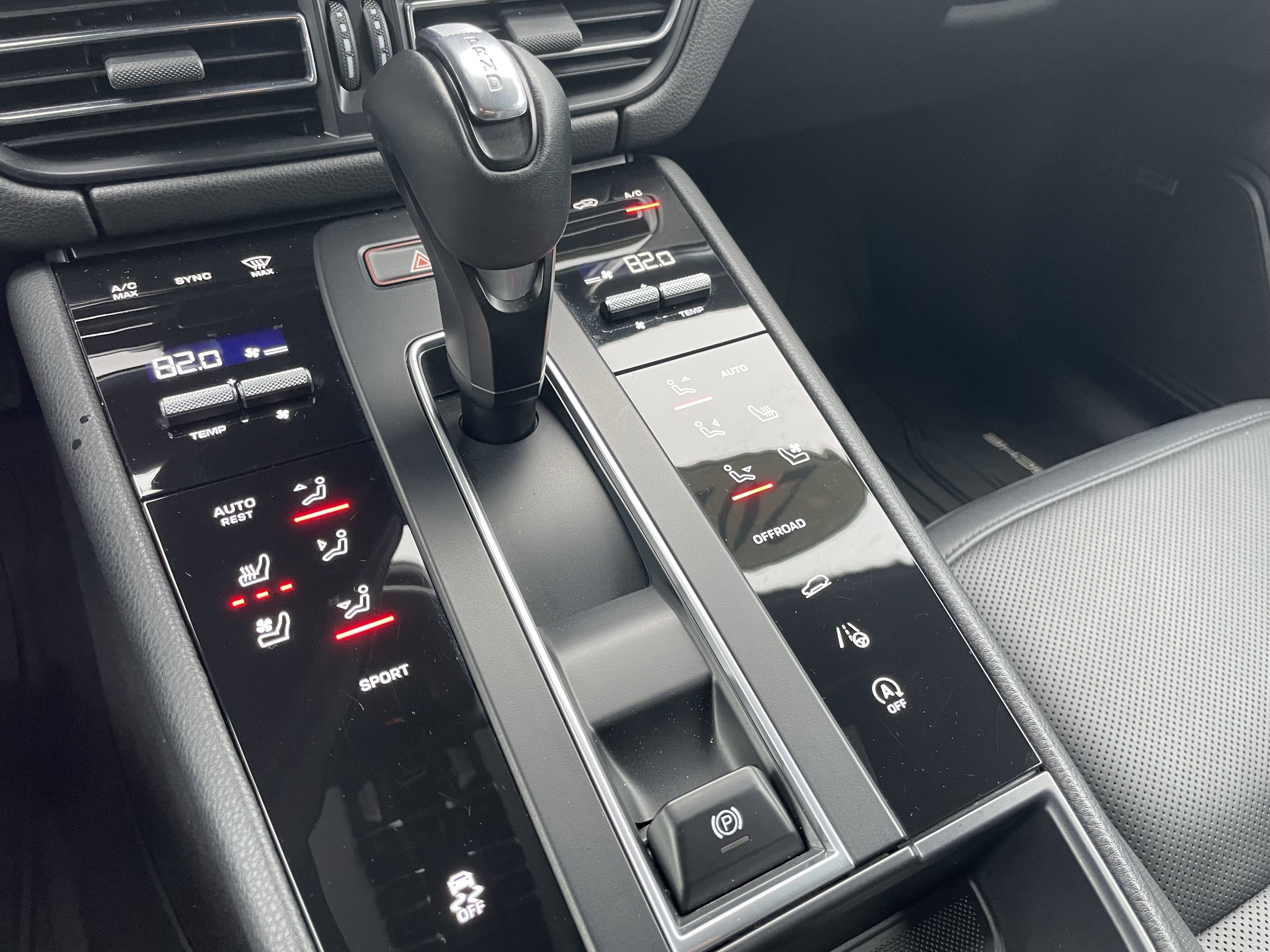 Used 2022 Porsche Macan image 20