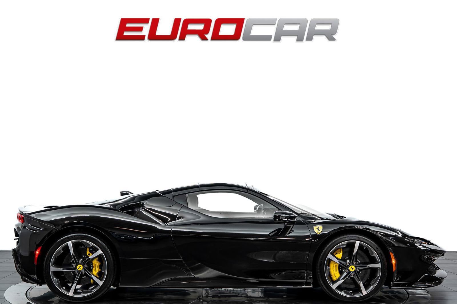 Used 2023 Ferrari SF90 Spider AWD/4WD image 8