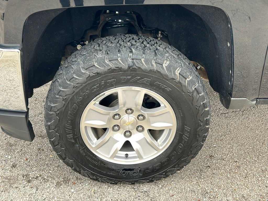 Used 2019 Chevrolet Silverado 1500 LT AWD/4WD image 17