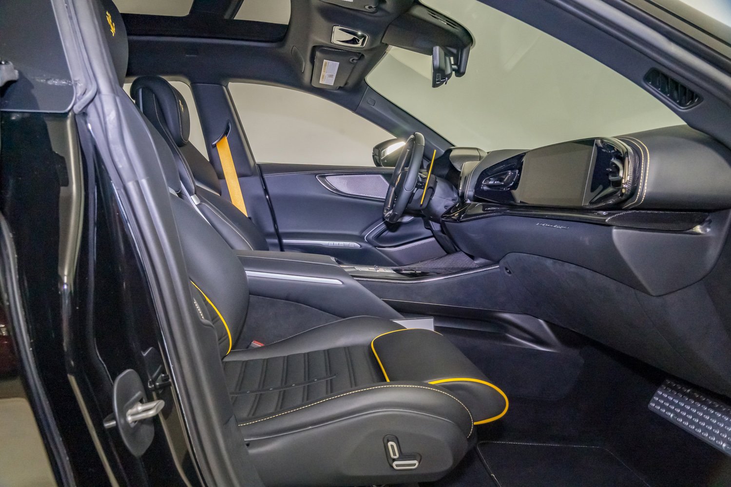 Used 2024 Ferrari Purosangue AWD/4WD image 29