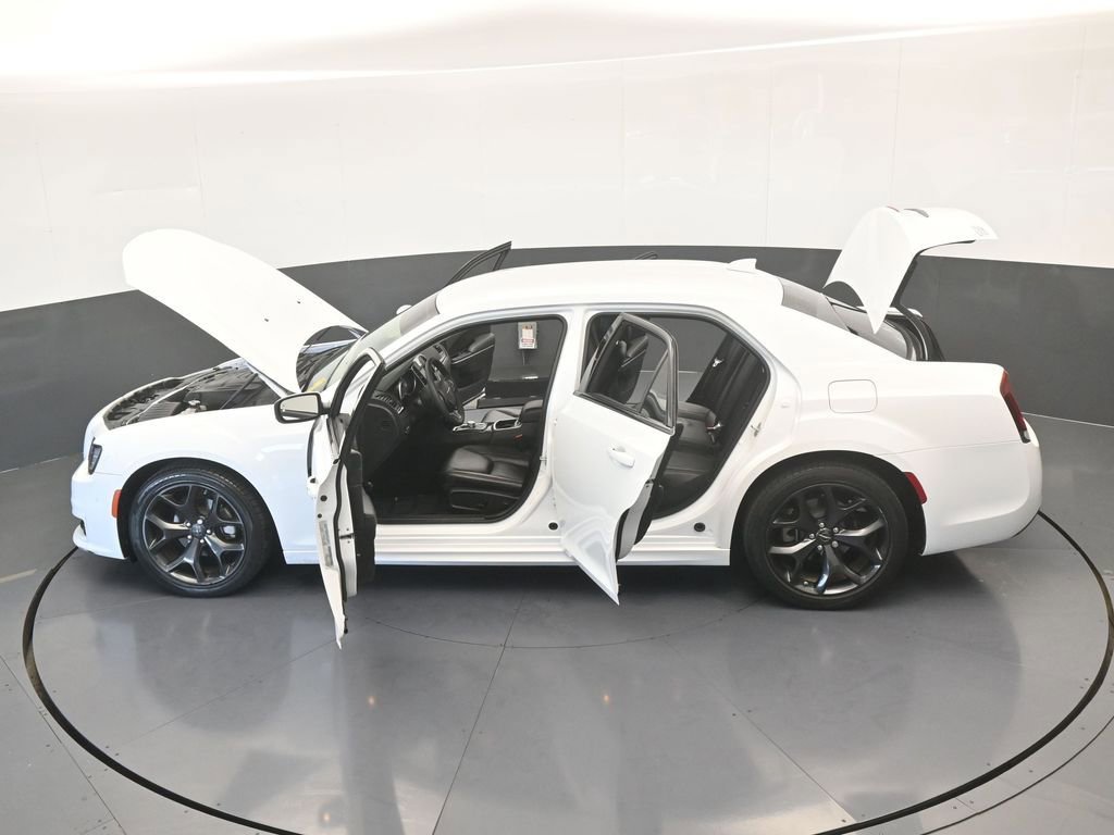Used 2023 Chrysler 300 Touring L image 57