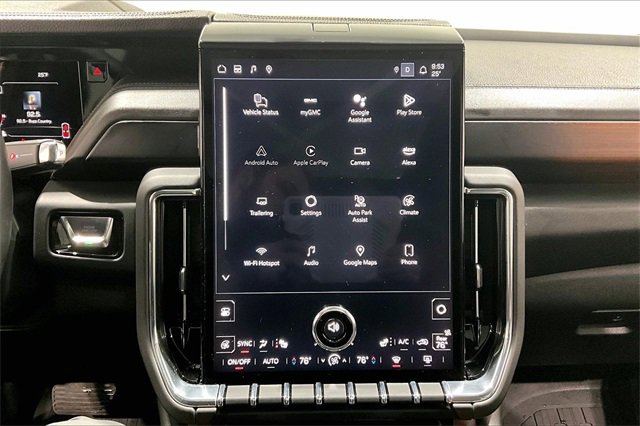 Used 2025 GMC Yukon Denali w/ Sun & Power Step Package image 15