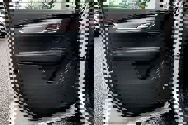 Used 2018 Cadillac XT5 Luxury w/ Driver Awareness Package image 23