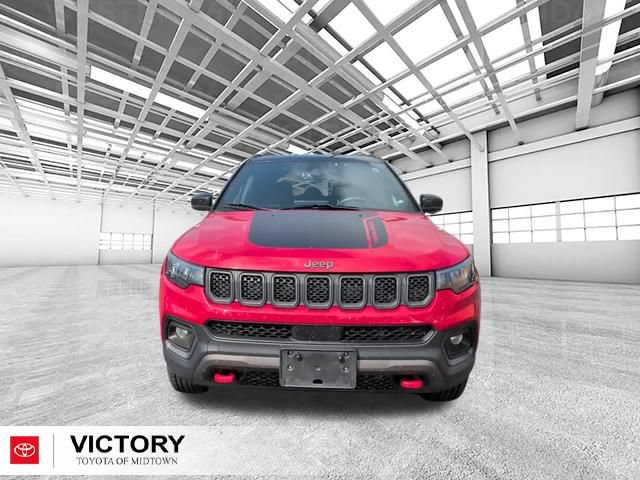 Used 2024 Jeep Compass Trailhawk AWD/4WD image 10