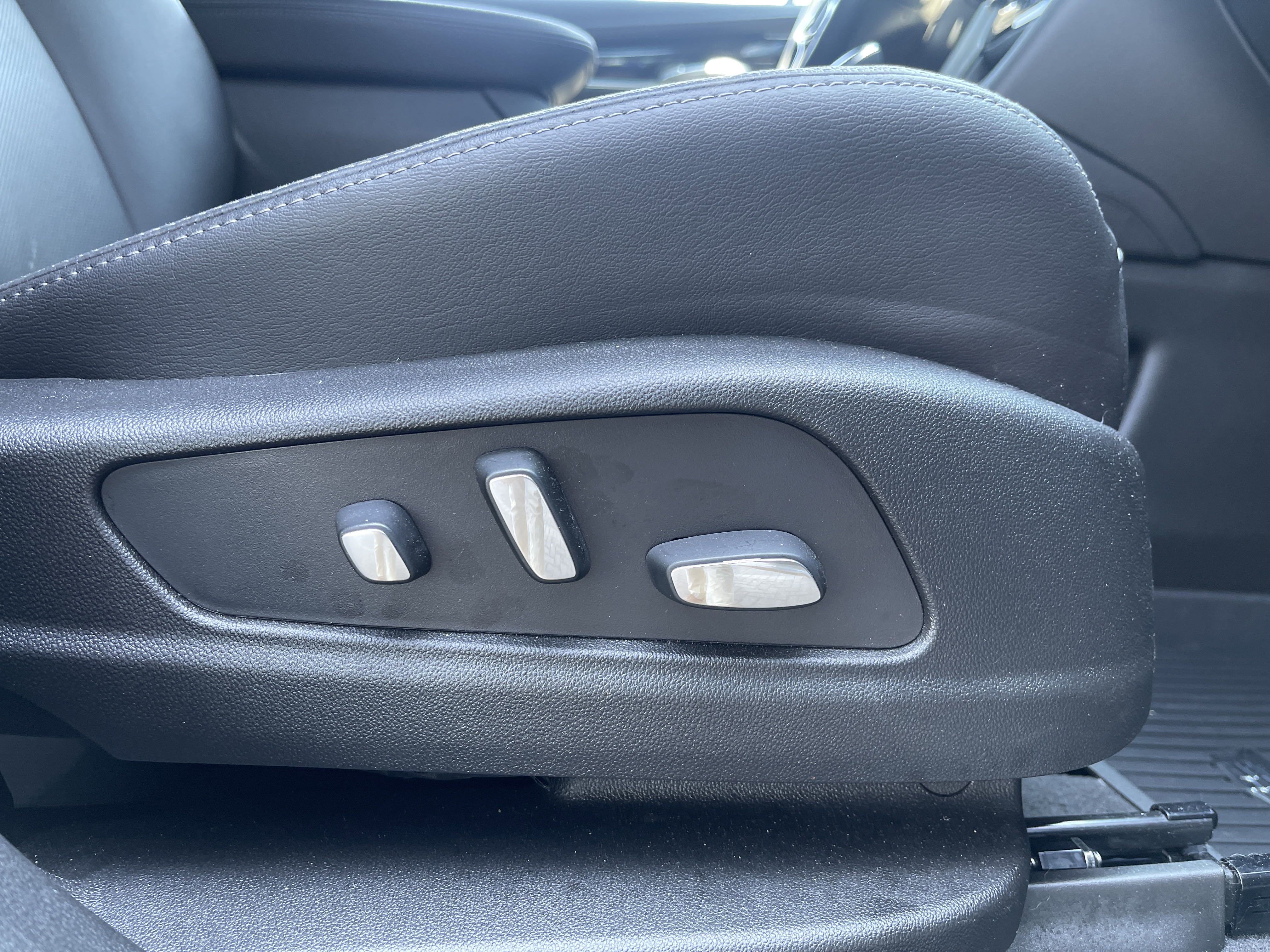 Used 2025 Cadillac XT5 Premium Luxury w/ Technology Package image 42