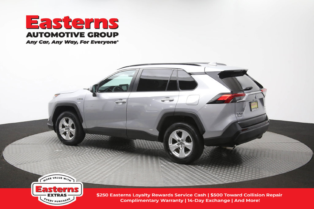 Used 2021 Toyota RAV4 XLE w/ XLE Grade Weather Package AWD/4WD image 65