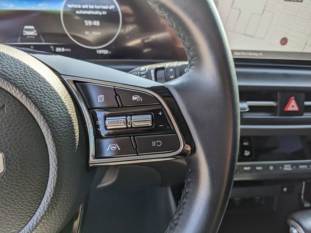 Certified 2025 Kia Seltos EX w/ EX Sunroof Package image 30