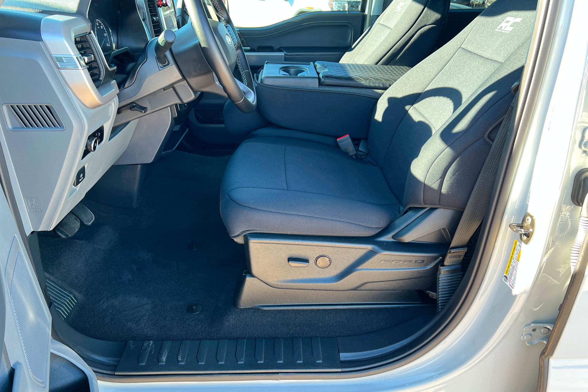 Used 2023 Ford F150 XLT w/ Equipment Group 301A Mid image 17