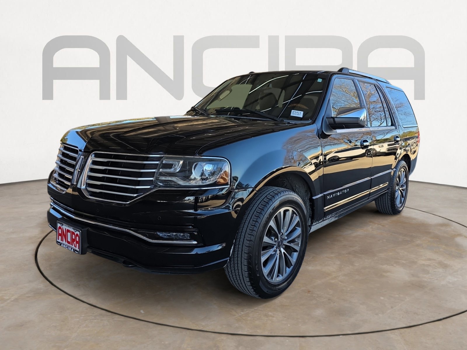 Used 2017 Lincoln Navigator Select image 4