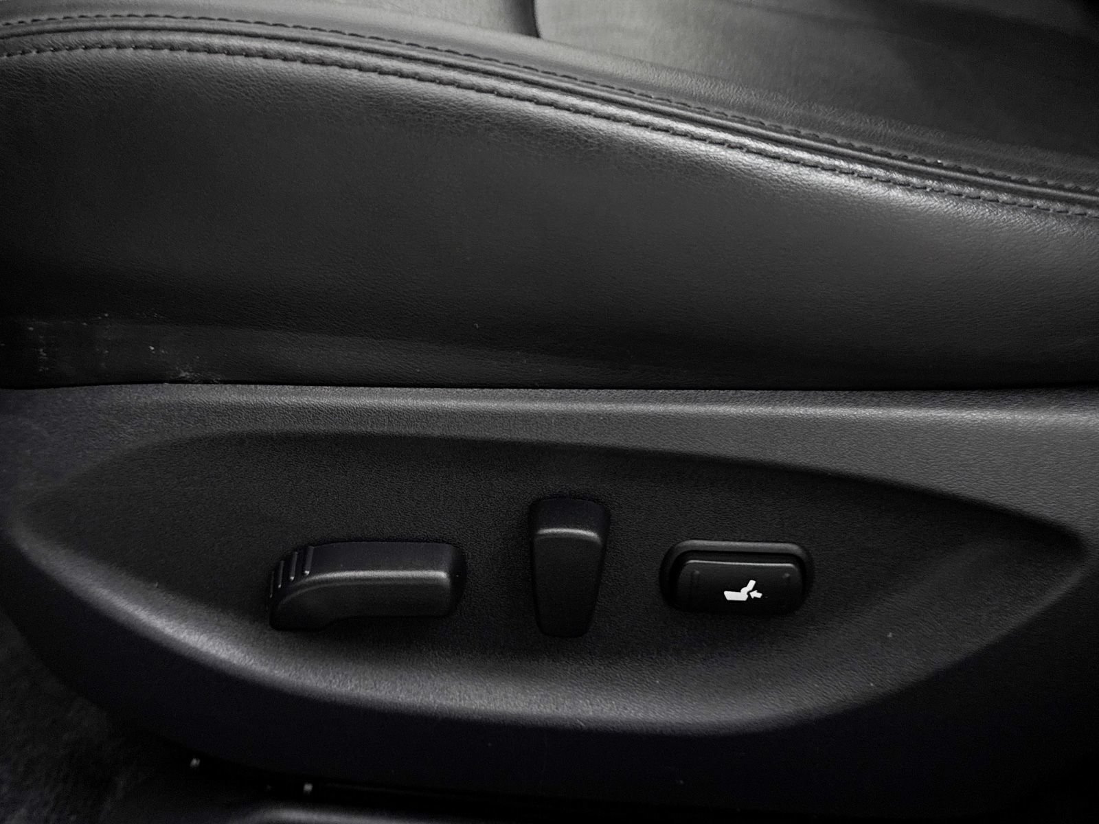 Used 2018 INFINITI Q50 Luxe w/ Essential Package (3.0T Luxe) RWD image 26