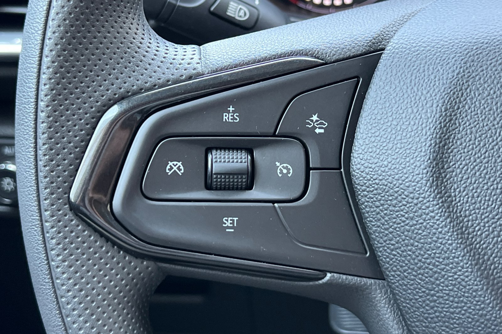 Used 2021 Chevrolet TrailBlazer LT w/ Convenience Package FWD image 30