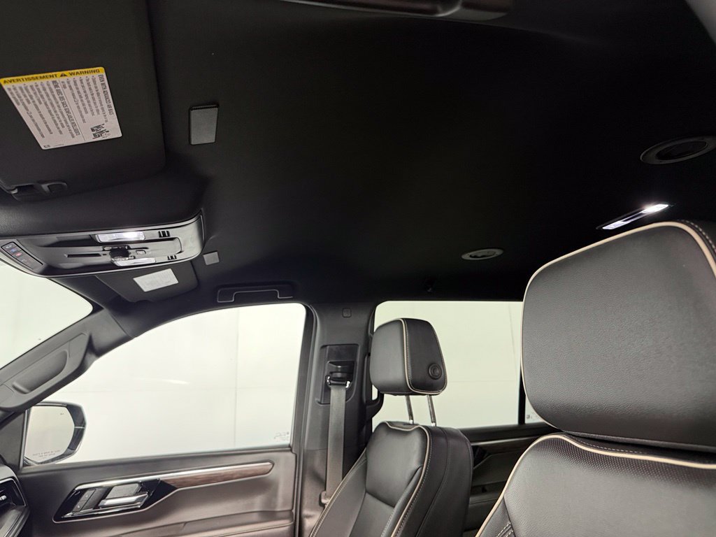 Used 2025 Chevrolet Tahoe Premier RWD image 16