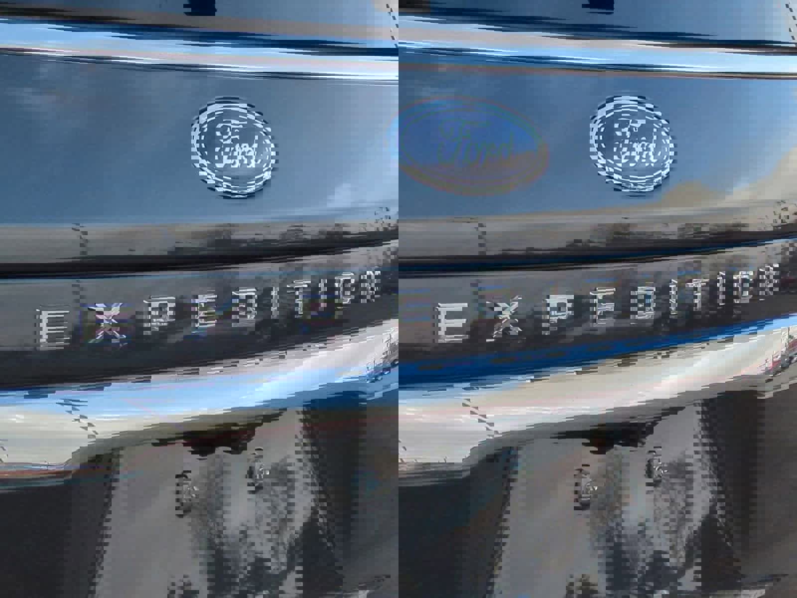 Used 2023 Ford Expedition Max Limited image 13