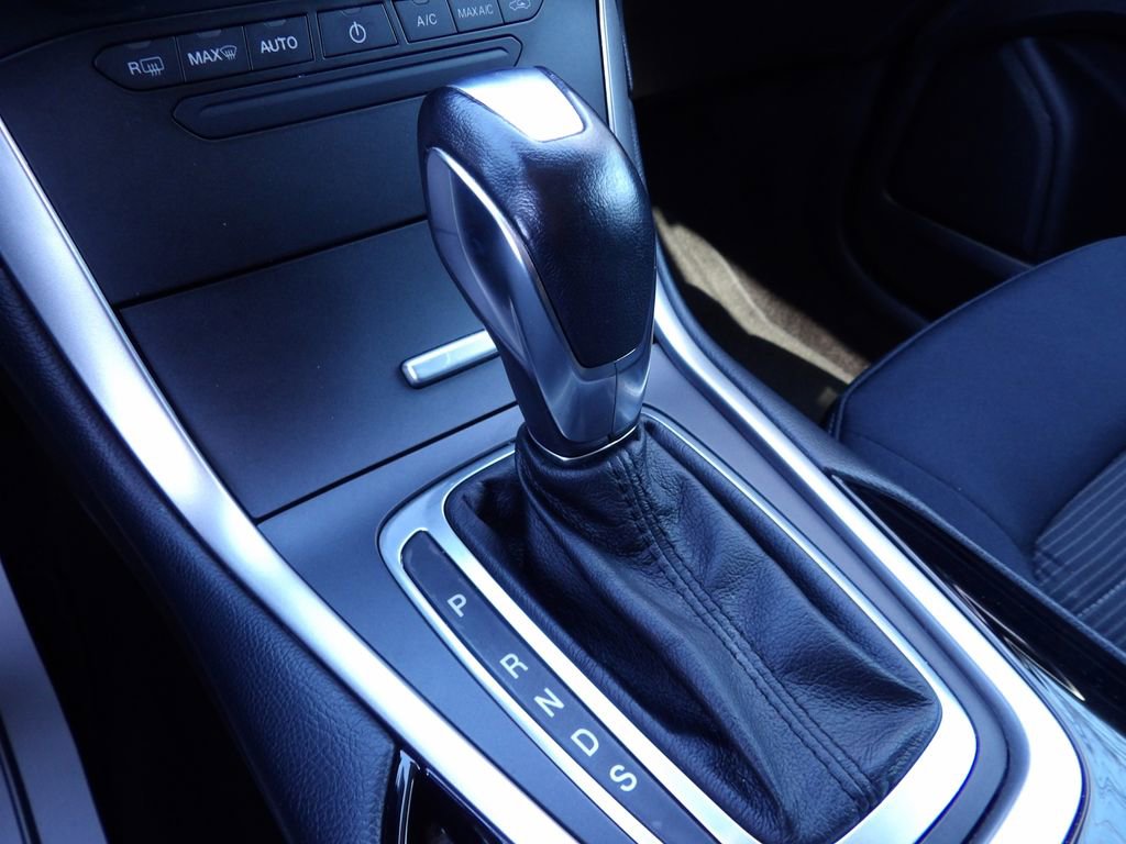 Used 2018 Ford Edge SEL image 20