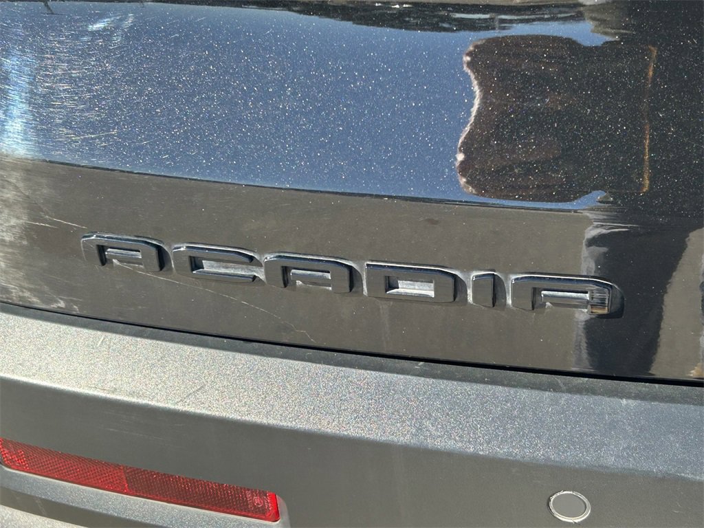 Used 2022 GMC Acadia SLT w/ Elevation Edition image 13