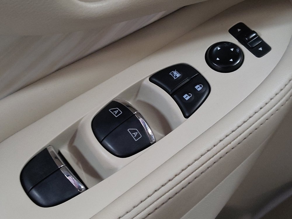 Used 2016 Nissan Murano Platinum w/ Platinum Technology Package FWD image 27