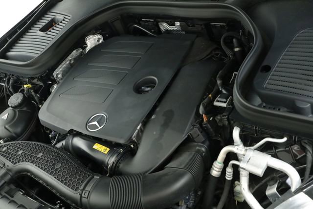 Used 2022 Mercedes-Benz GLC 300 w/ Premium Package Lite image 9